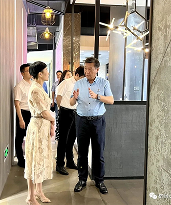 桐庐县委副书记、县长张蕙娜，副县长周俊昌一行莅临泛亚考察指导